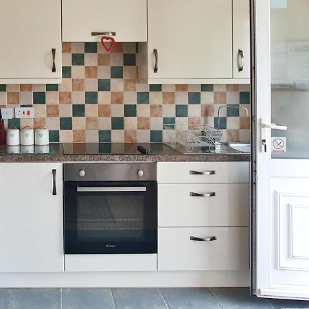 Dart Haven - Cheerful Holiday Bungalow In Galmpton Exteriör bild