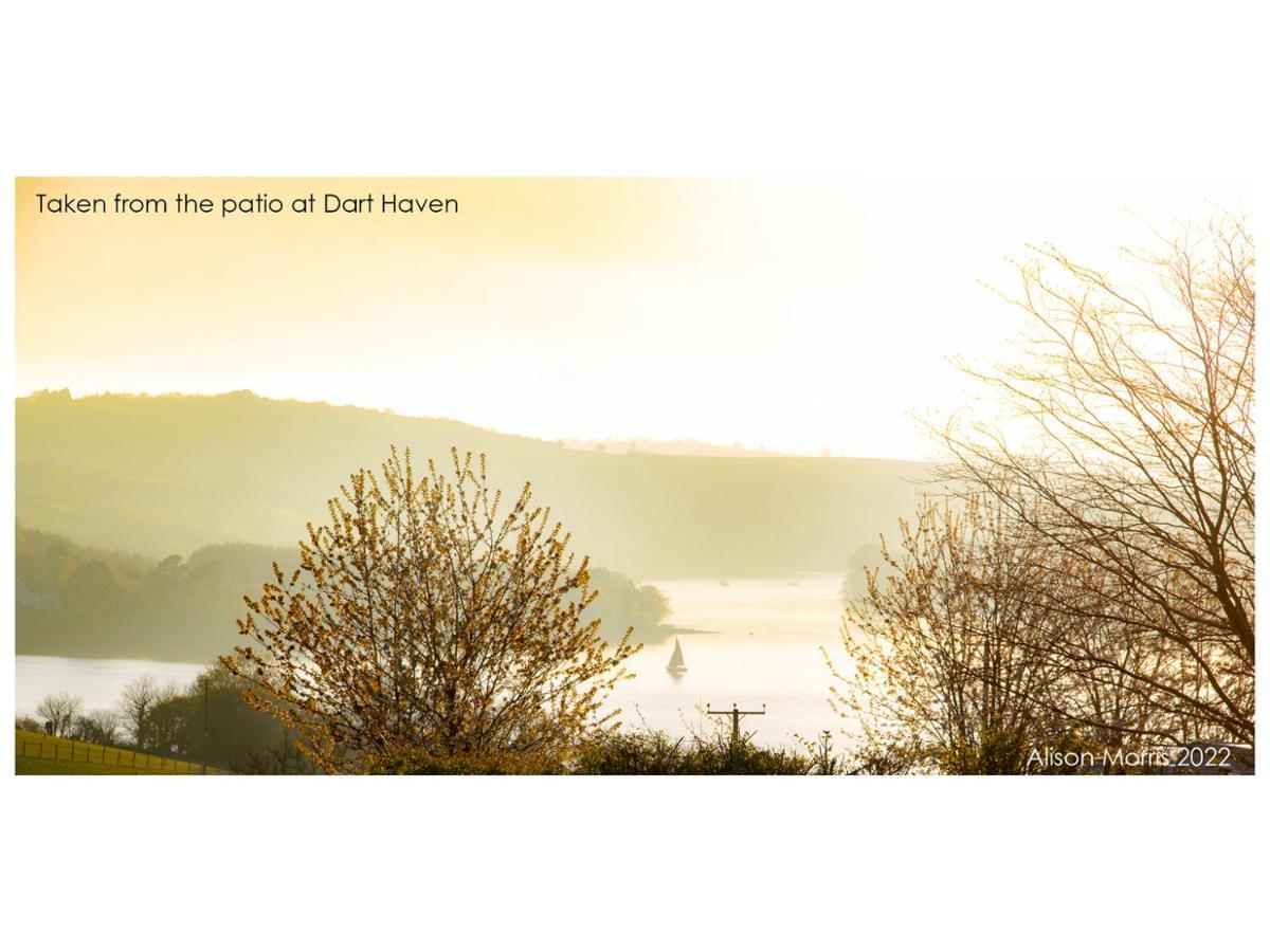 Dart Haven - Cheerful Holiday Bungalow In Galmpton Exteriör bild